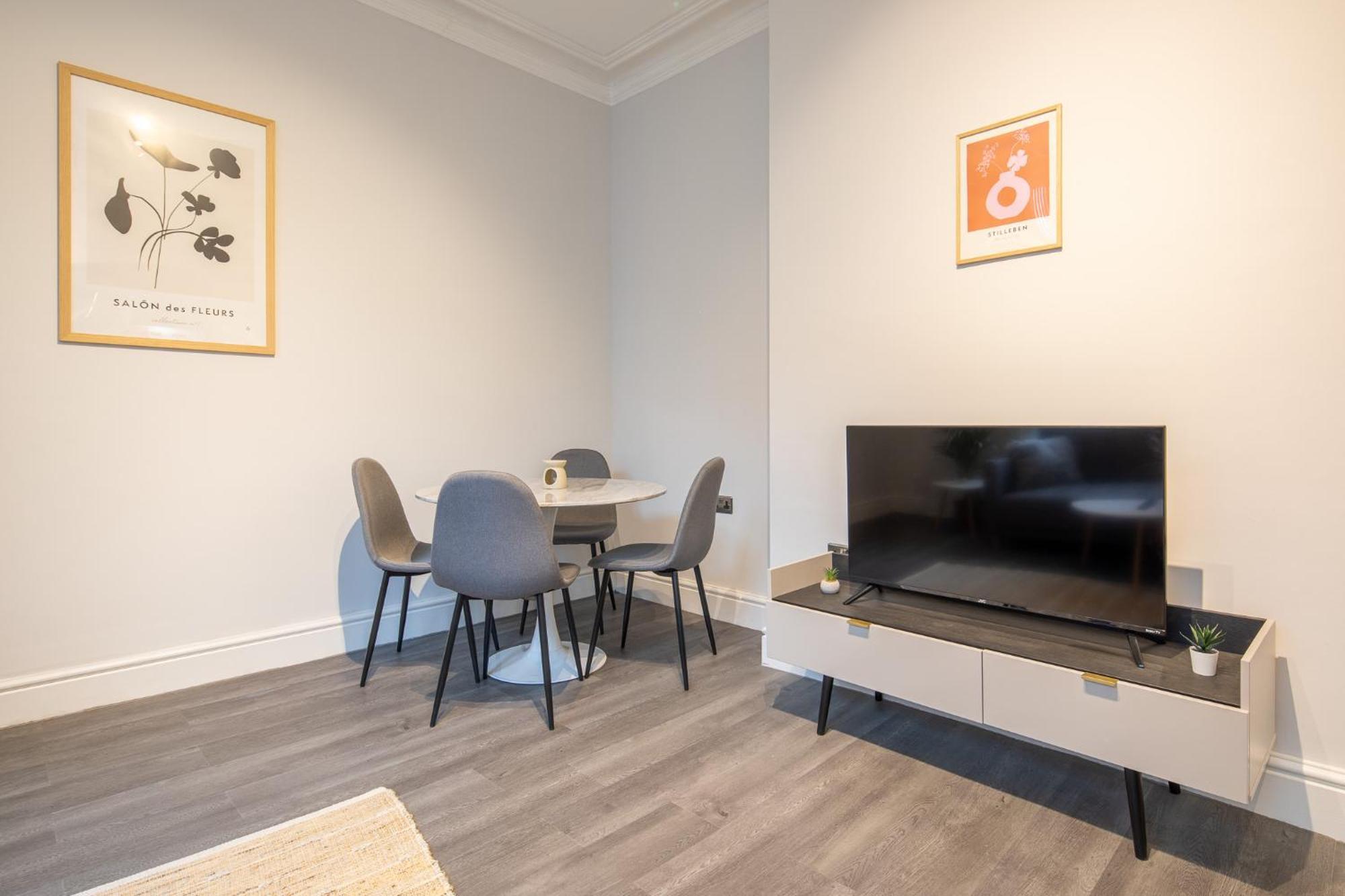 Marsh Lux 2 * Манчестер